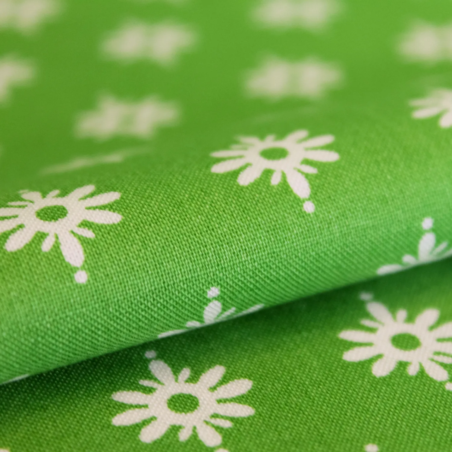Katoen groen met witte bloemen